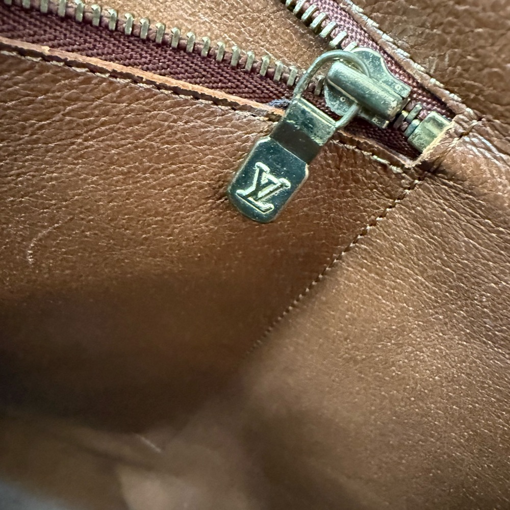 Vintage JUMBO Monogram Louis Bag - Picture 6 of 15